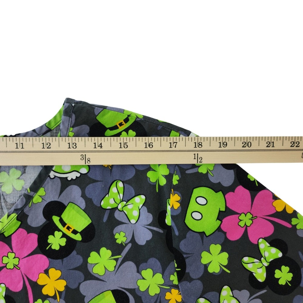 Disney Mickey Minnie St Patricks Day Scrub Top V-Neck Grey Green Pink XL - Picture 4 of 5